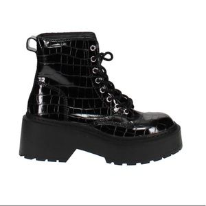 STEVE MADDEN SLASHER PLATFORM COMBAT BOOTIES BLACK 8